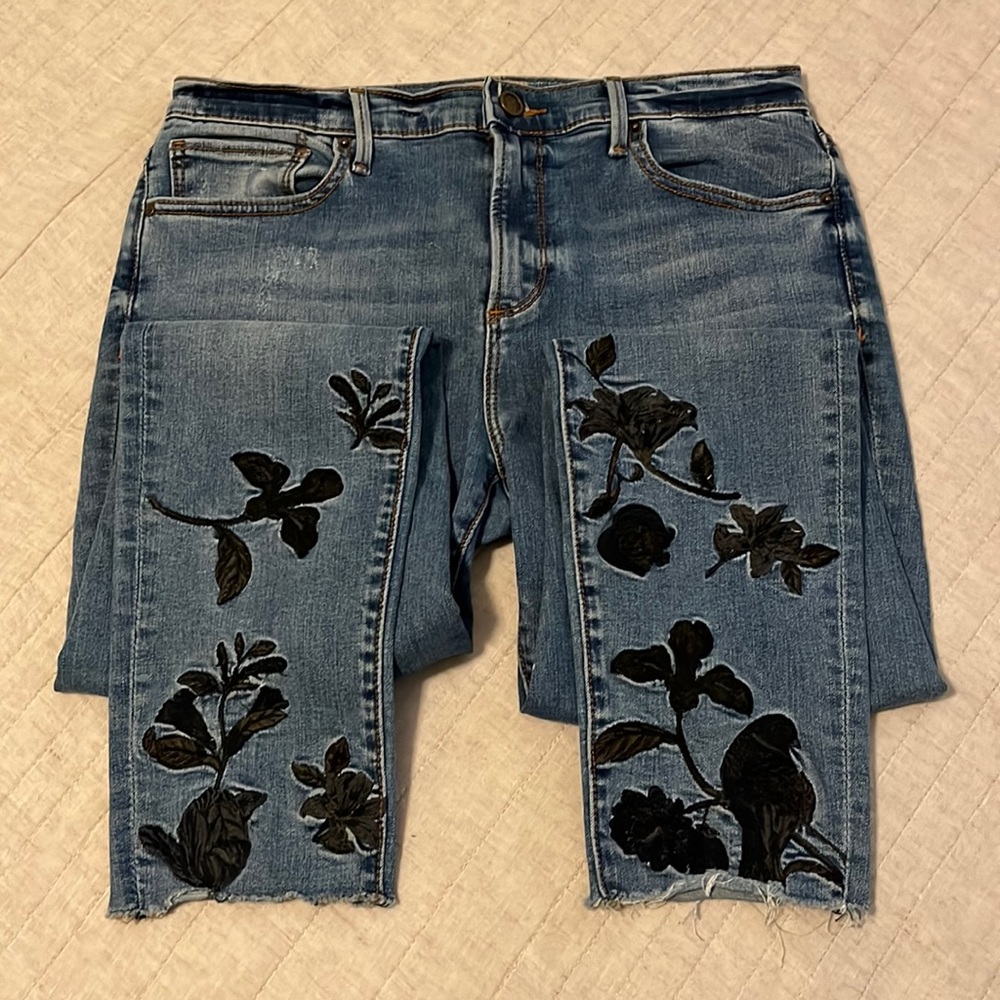 Driftwood Mid Rise Ankle Embroidered Jackie Jeans